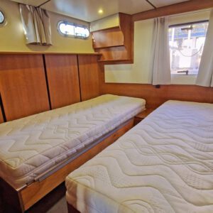 Interieur van de Sara Elite; twin room