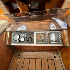 ROYAL HUISMAN 33