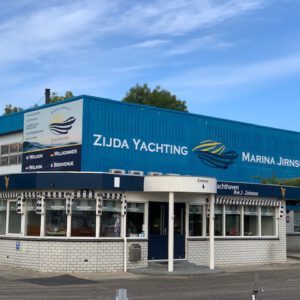 Jachthaven gebouw vooraanzicht